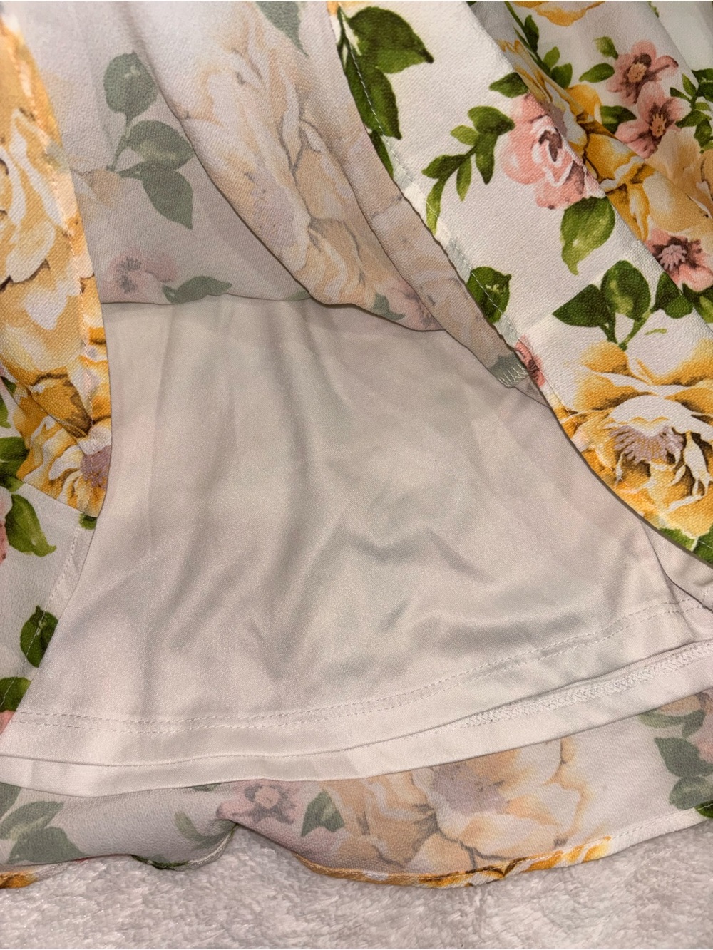 🧸 Disney Princess Belle Floral Yellow, Cream & Pink with Cut-Out Detail - Picture 6 of 7
